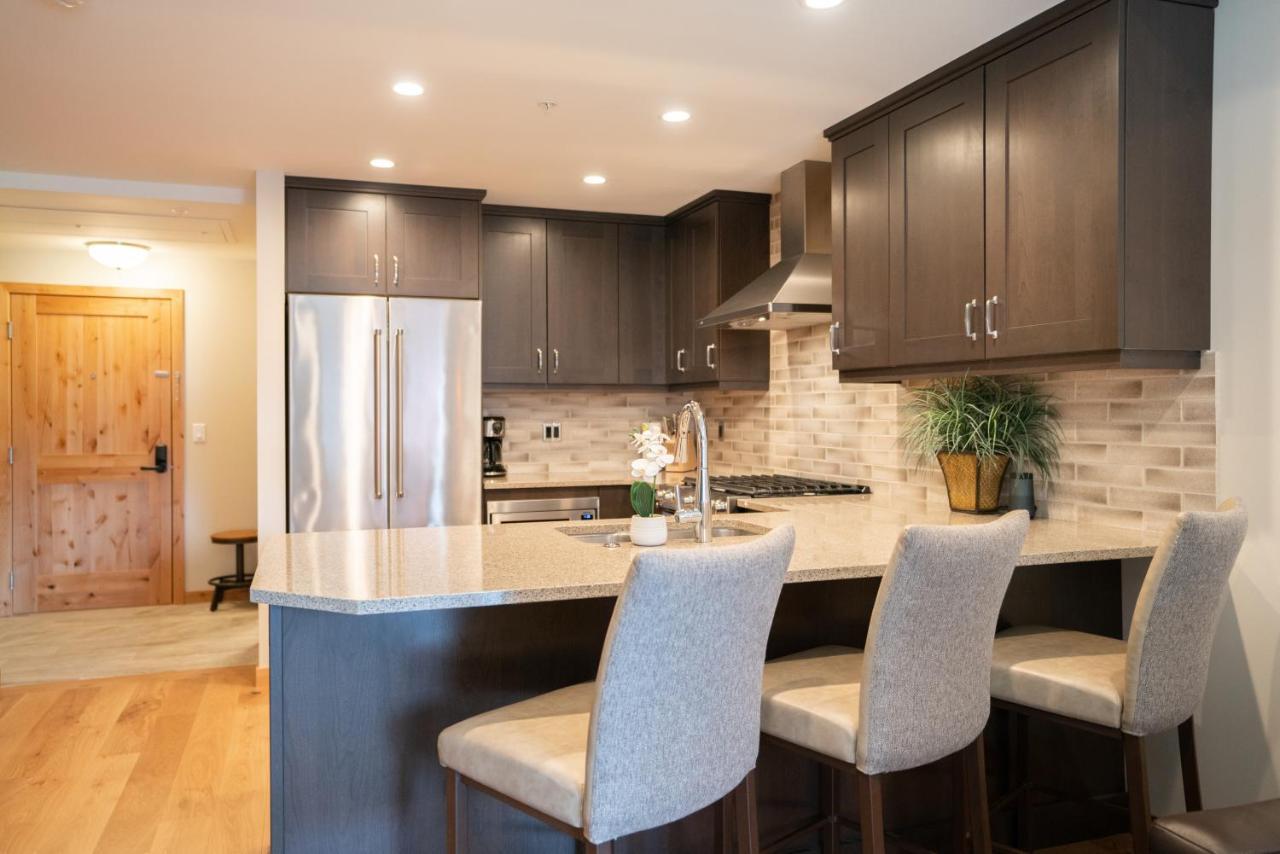 Spring Creek Luxury King One Bedroom At White Spruce Lodge Canmore Dış mekan fotoğraf