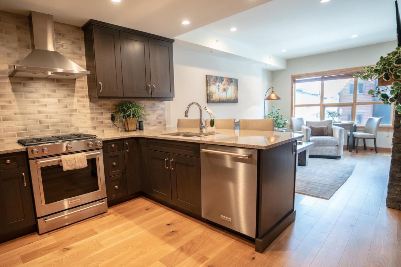 Spring Creek Luxury King One Bedroom At White Spruce Lodge Canmore Dış mekan fotoğraf