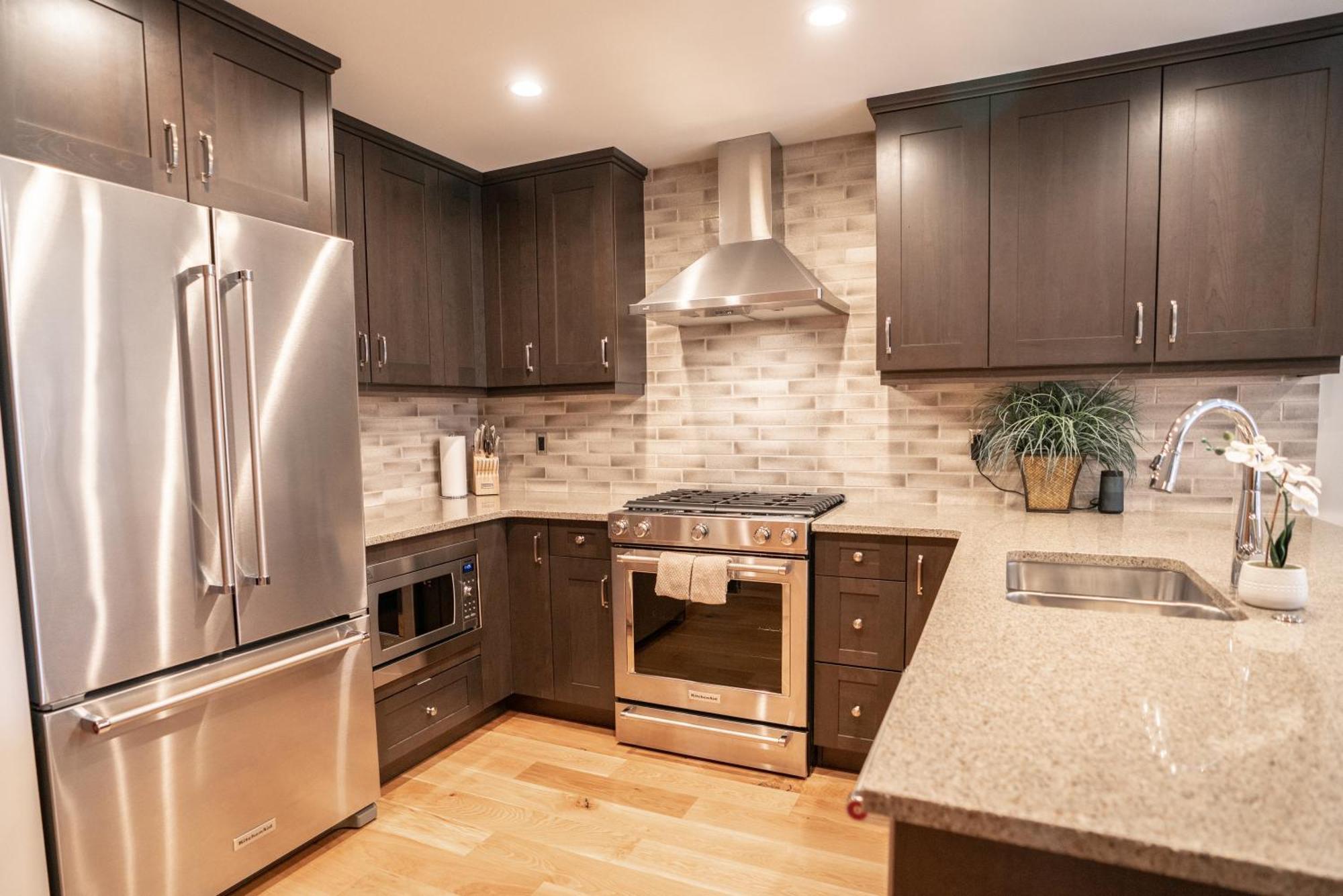 Spring Creek Luxury King One Bedroom At White Spruce Lodge Canmore Dış mekan fotoğraf