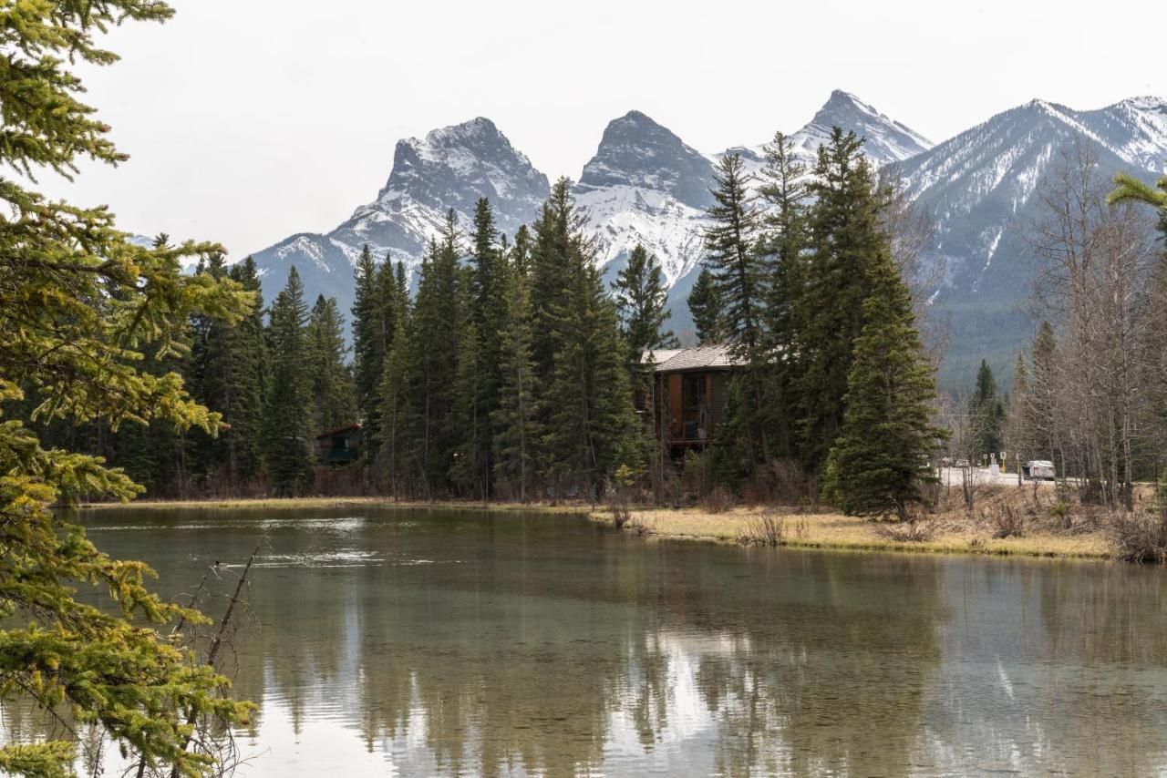 Spring Creek Luxury King One Bedroom At White Spruce Lodge Canmore Dış mekan fotoğraf