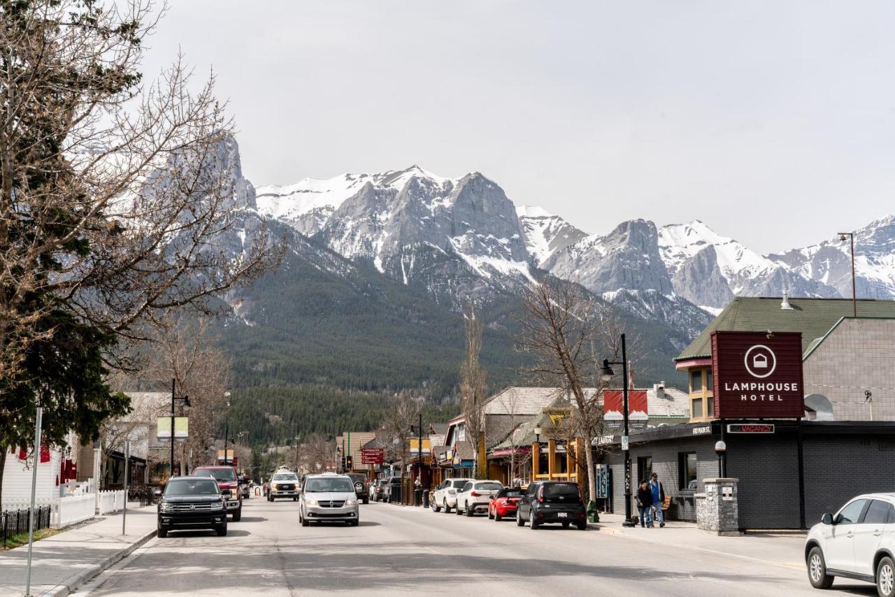 Spring Creek Luxury King One Bedroom At White Spruce Lodge Canmore Dış mekan fotoğraf