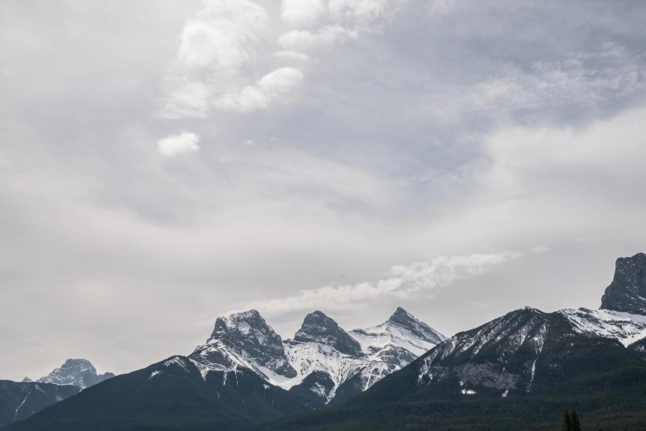Spring Creek Luxury King One Bedroom At White Spruce Lodge Canmore Dış mekan fotoğraf