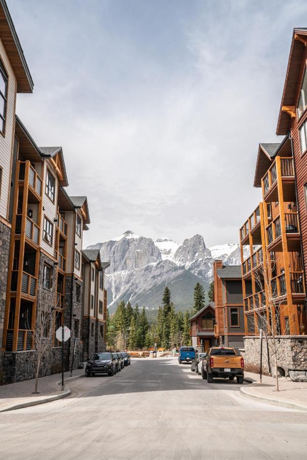 Spring Creek Luxury King One Bedroom At White Spruce Lodge Canmore Dış mekan fotoğraf