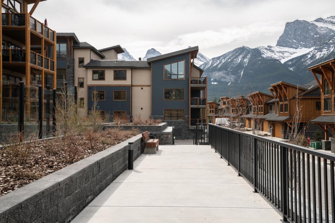 Spring Creek Luxury King One Bedroom At White Spruce Lodge Canmore Dış mekan fotoğraf
