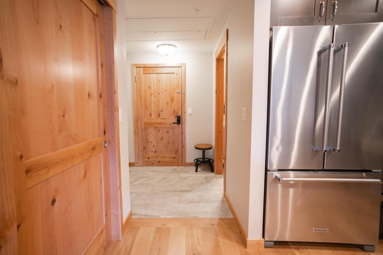 Spring Creek Luxury King One Bedroom At White Spruce Lodge Canmore Dış mekan fotoğraf