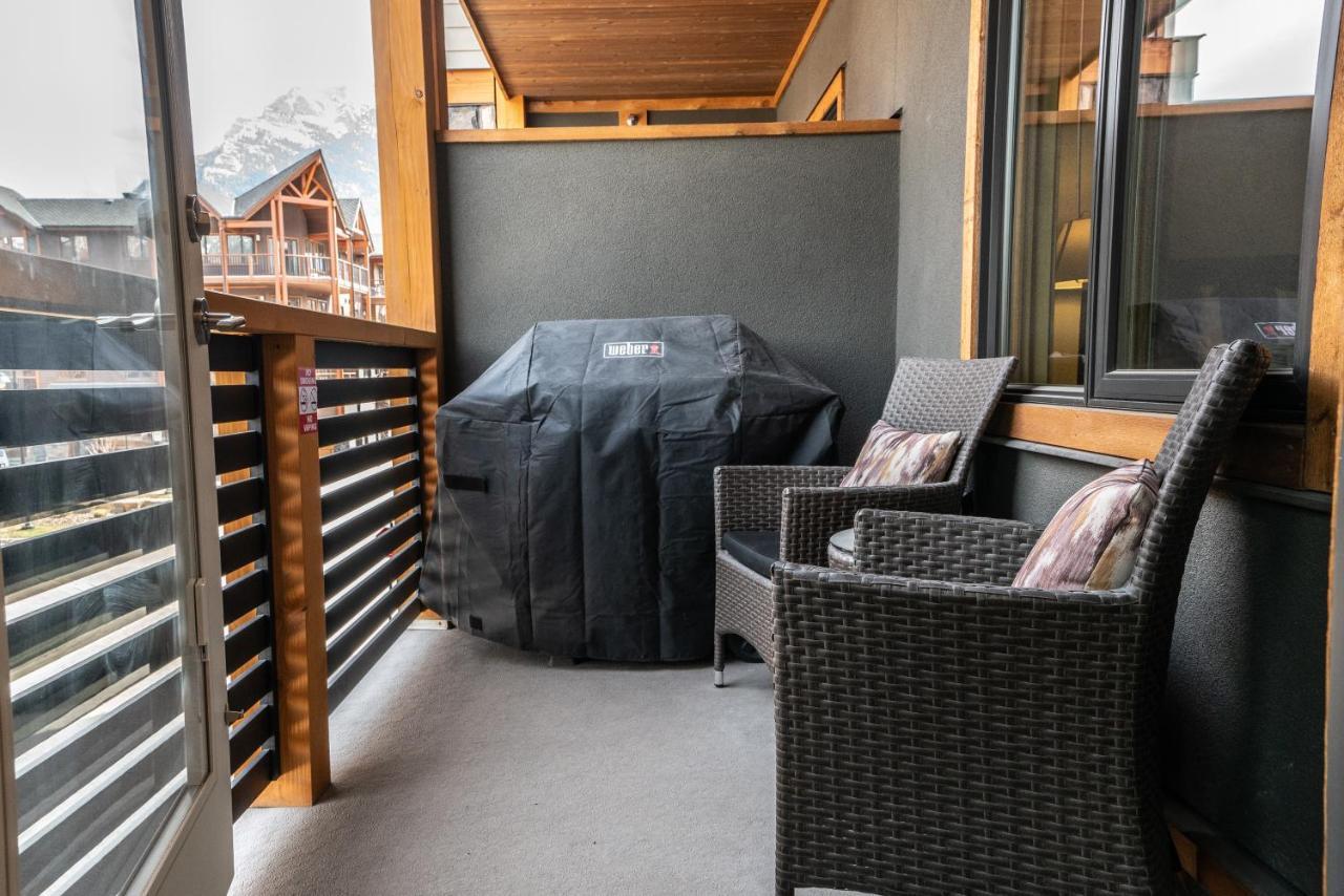Spring Creek Luxury King One Bedroom At White Spruce Lodge Canmore Dış mekan fotoğraf