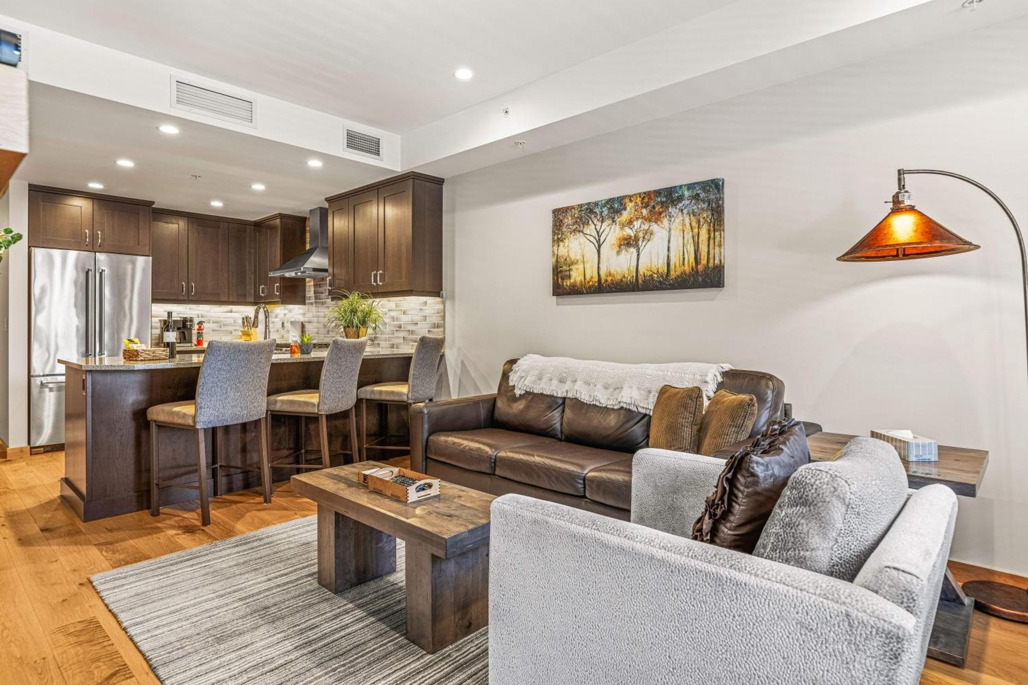 Spring Creek Luxury King One Bedroom At White Spruce Lodge Canmore Dış mekan fotoğraf