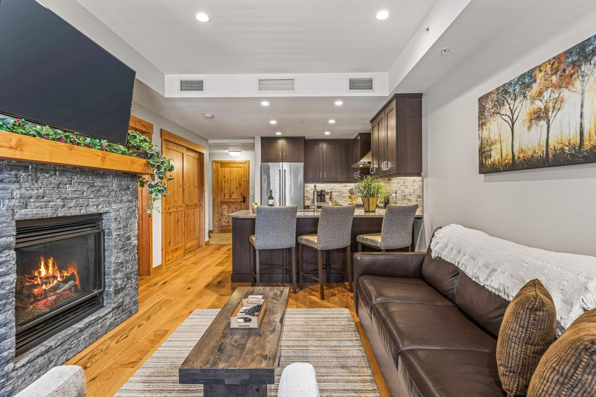 Spring Creek Luxury King One Bedroom At White Spruce Lodge Canmore Dış mekan fotoğraf