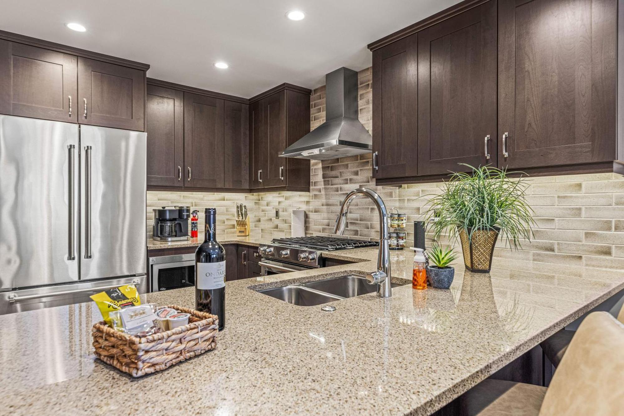Spring Creek Luxury King One Bedroom At White Spruce Lodge Canmore Dış mekan fotoğraf