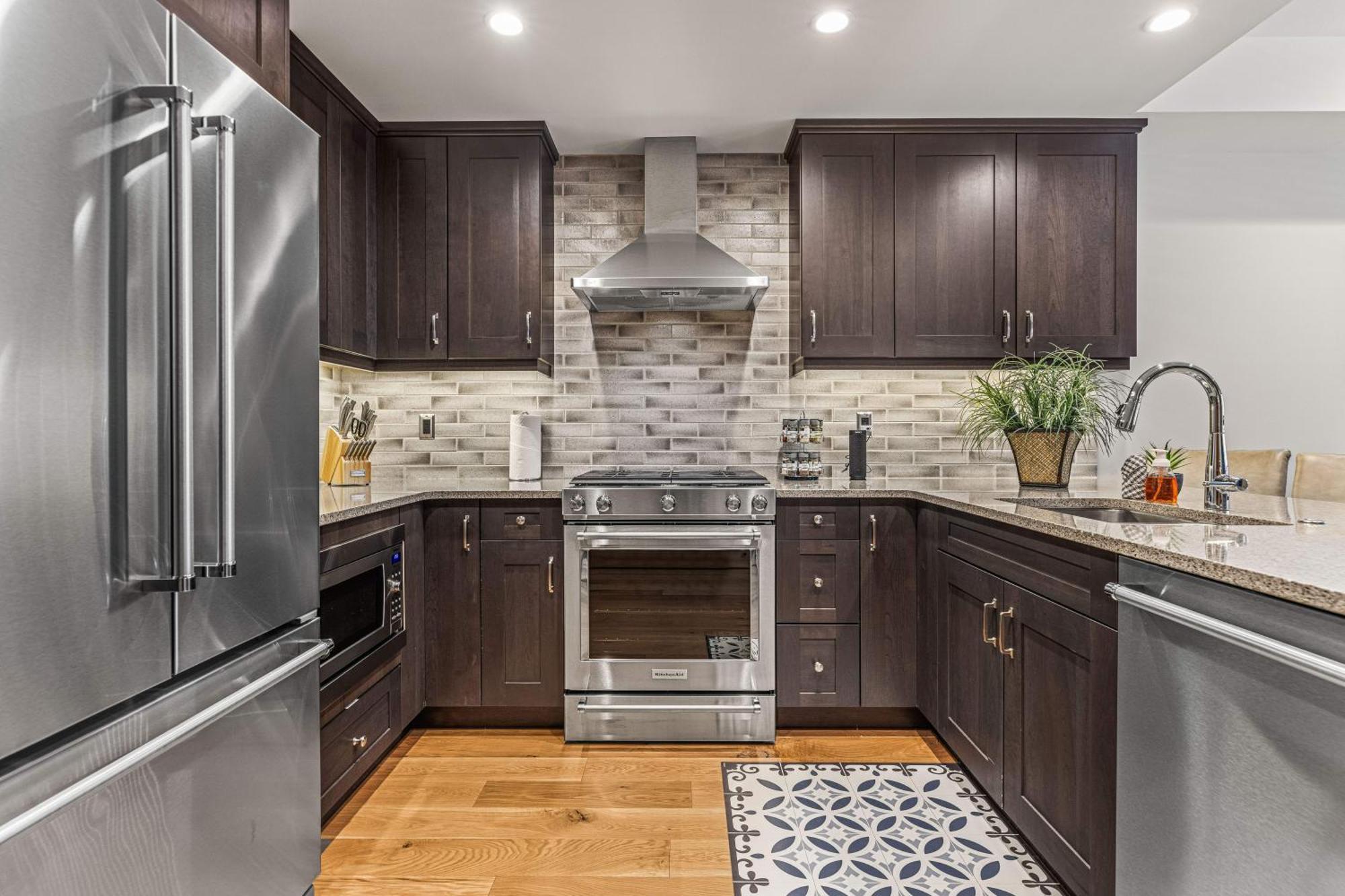 Spring Creek Luxury King One Bedroom At White Spruce Lodge Canmore Dış mekan fotoğraf