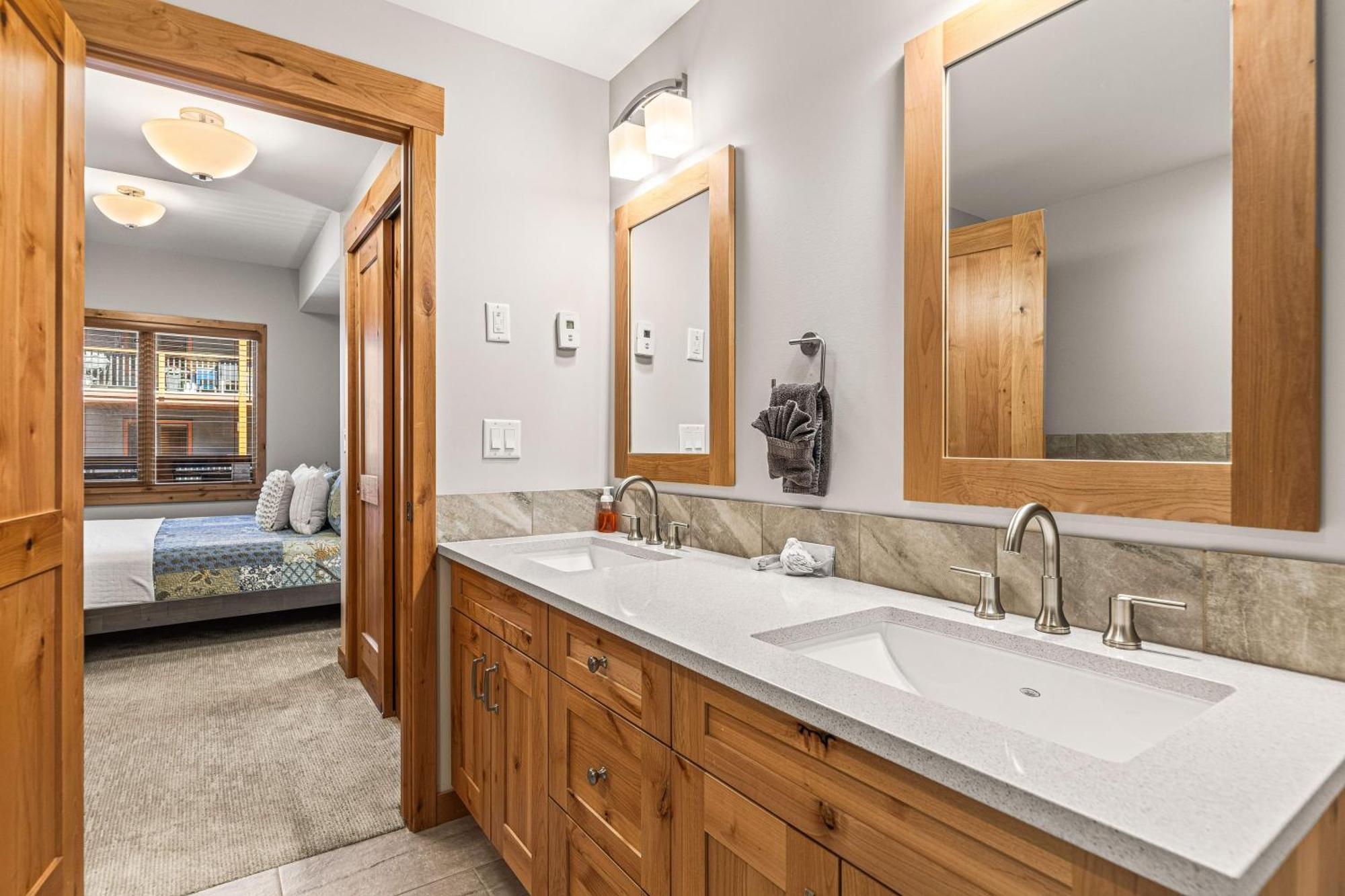 Spring Creek Luxury King One Bedroom At White Spruce Lodge Canmore Dış mekan fotoğraf